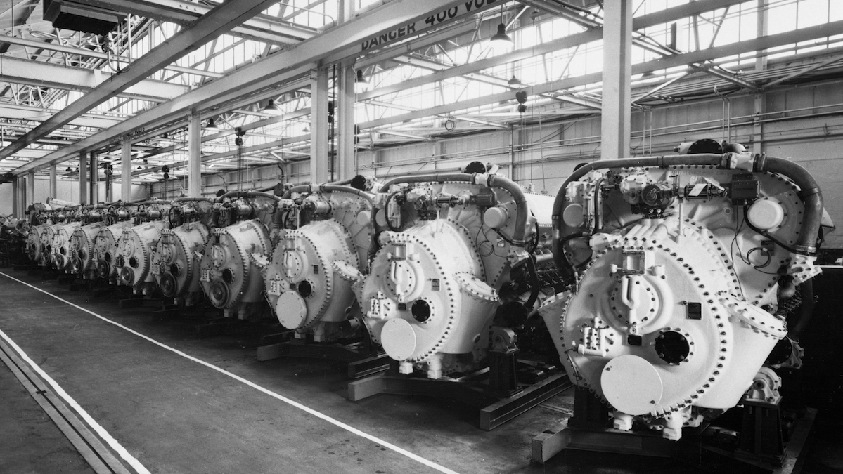 Deltic 18-11B Series I Engines Line Up. Napier Image 8075H
