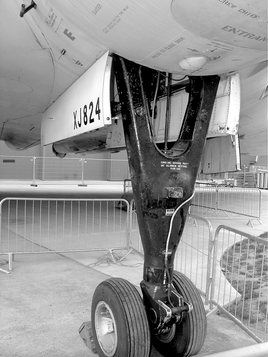 Avro Vulcan front undercarriage - Napier Casting